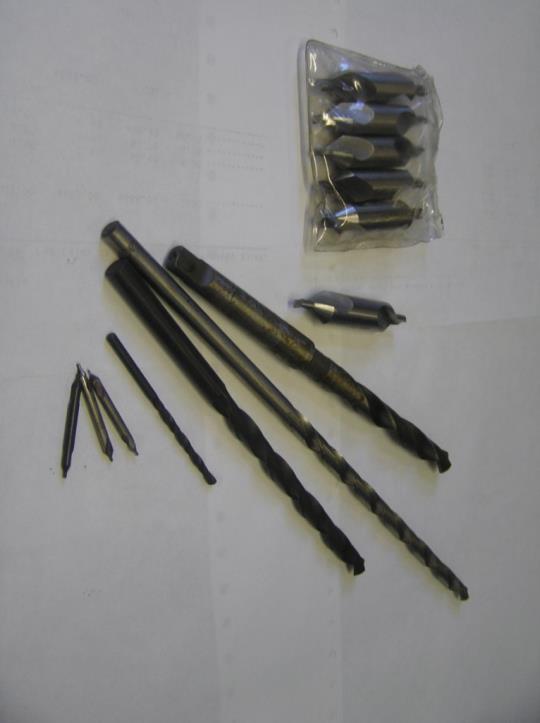 Werkzeugsatz für Bearbeitungsmaschinen - Anbohrer und Bohrer mit zylindrischem Schaft